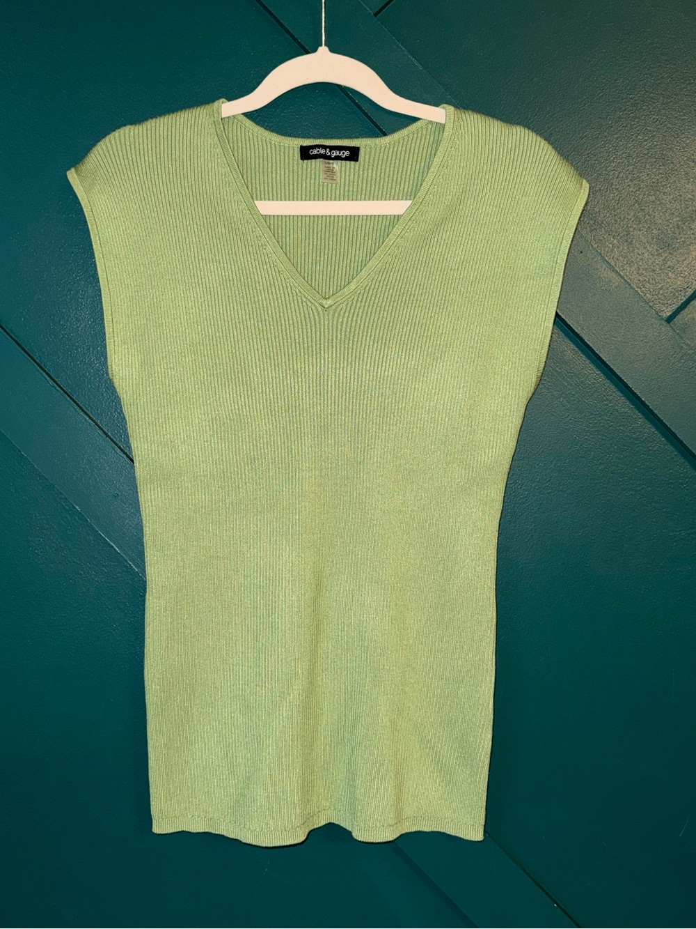 Cable & Gauge Sage Green Ribbed V Neck Sweater Tank Top Knit Sleeveless Pullover